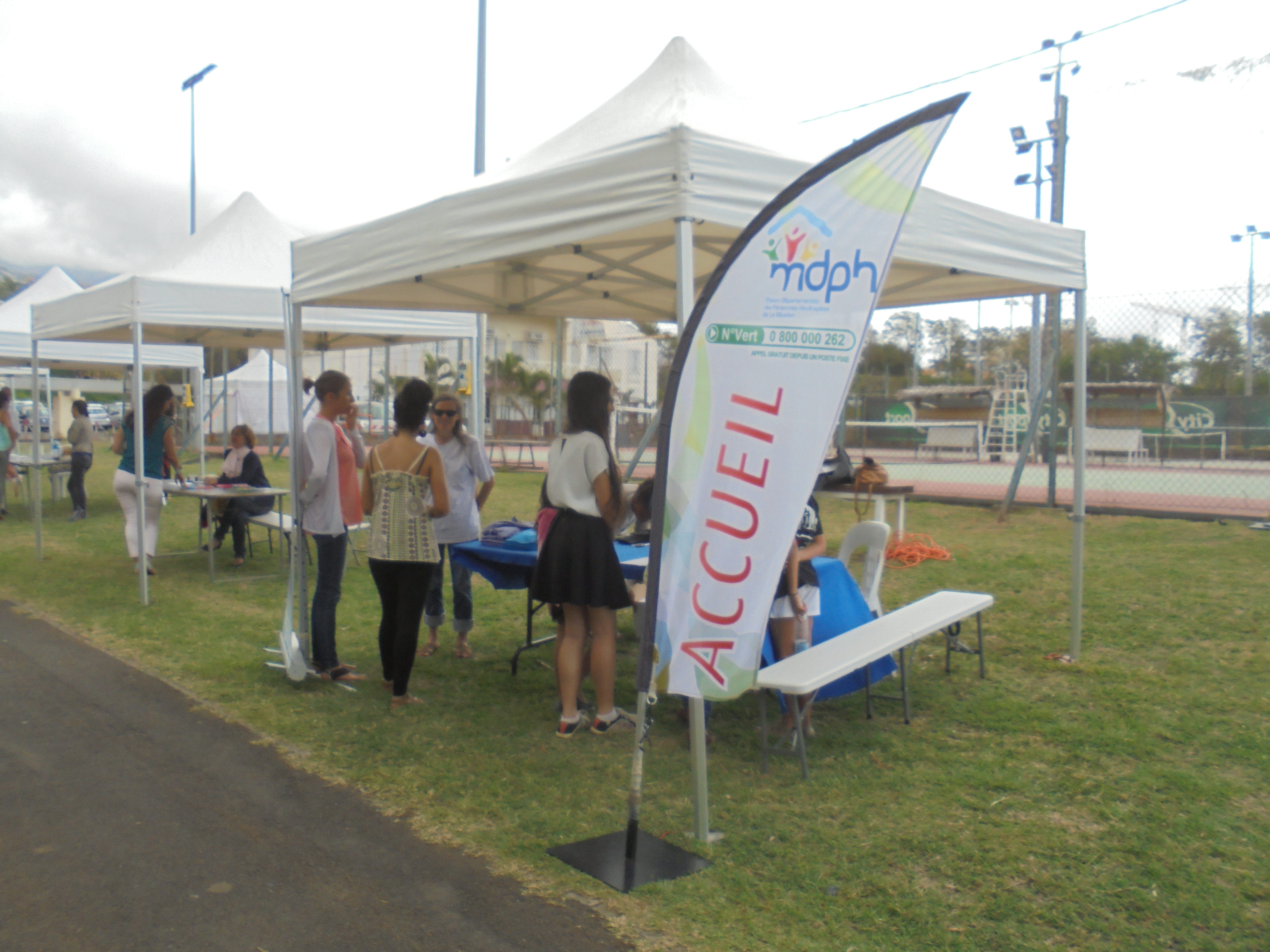 Photo Journee Nationale des DYS 2017 - 40 - Stand Maison Departementale des Personnes Handicapees.JPG